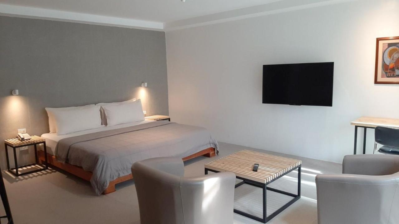 Urban Sands Hotel Iloilo Eksteriør billede