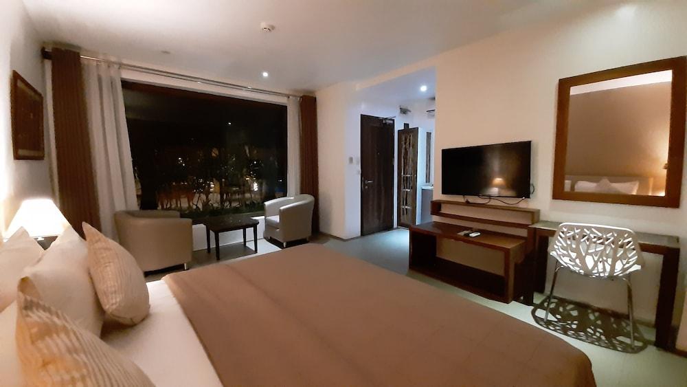Urban Sands Hotel Iloilo Eksteriør billede