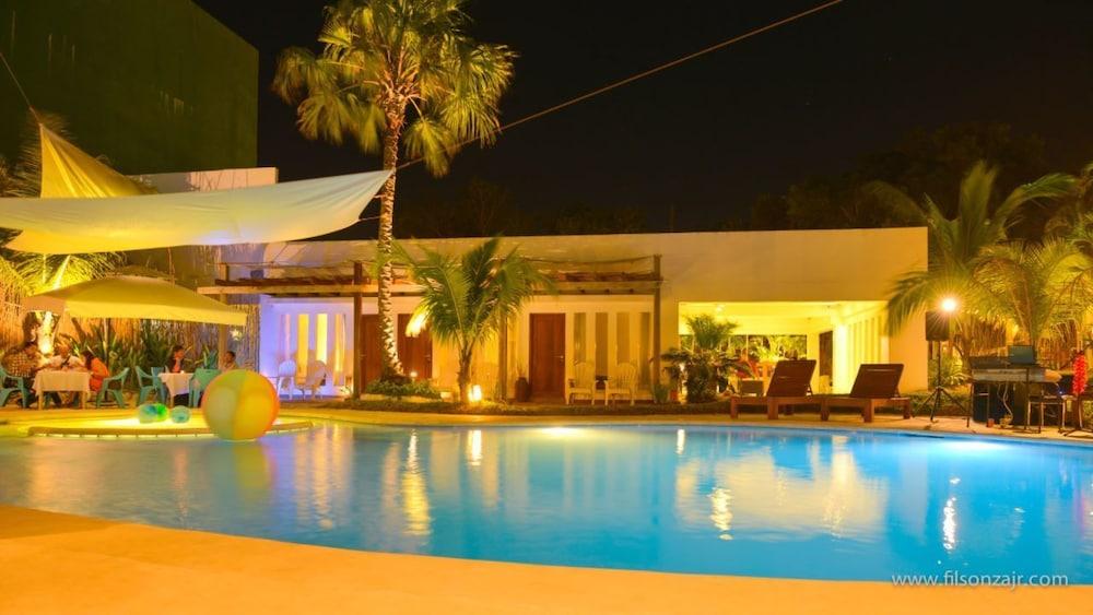 Urban Sands Hotel Iloilo Eksteriør billede